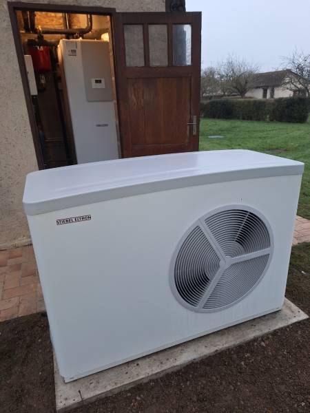 Installation PAC air/eau STIEBEL ELTRON triphasée à Breteuil