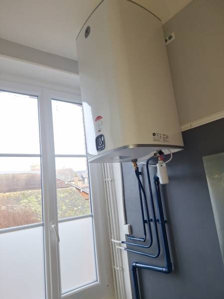 Installation d’un chauffe-eau THERMOR Malicio 3 150 litres à Breteuil (27160)