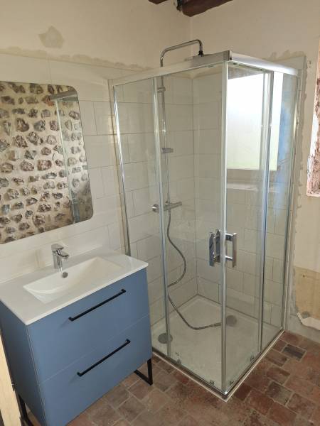 Rénovation complète d’une salle de bain et WC à Mortagne-au-Perche : installation et plomberie Chauff'Ô
