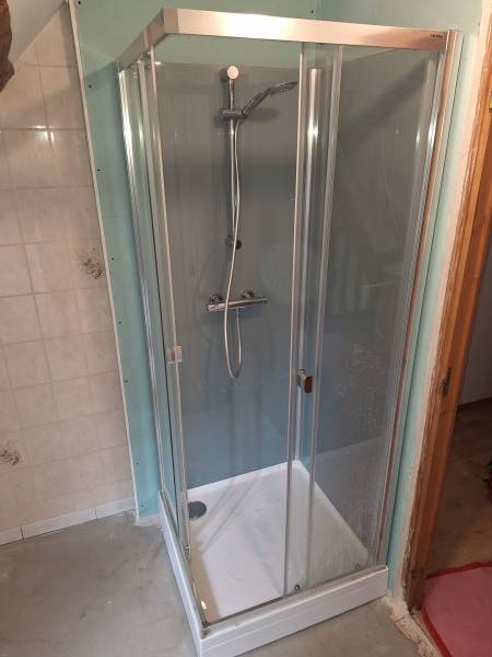 Cabine de douche neuve posée par Chauff'o, plombier à Bréteuil dans l'Eure